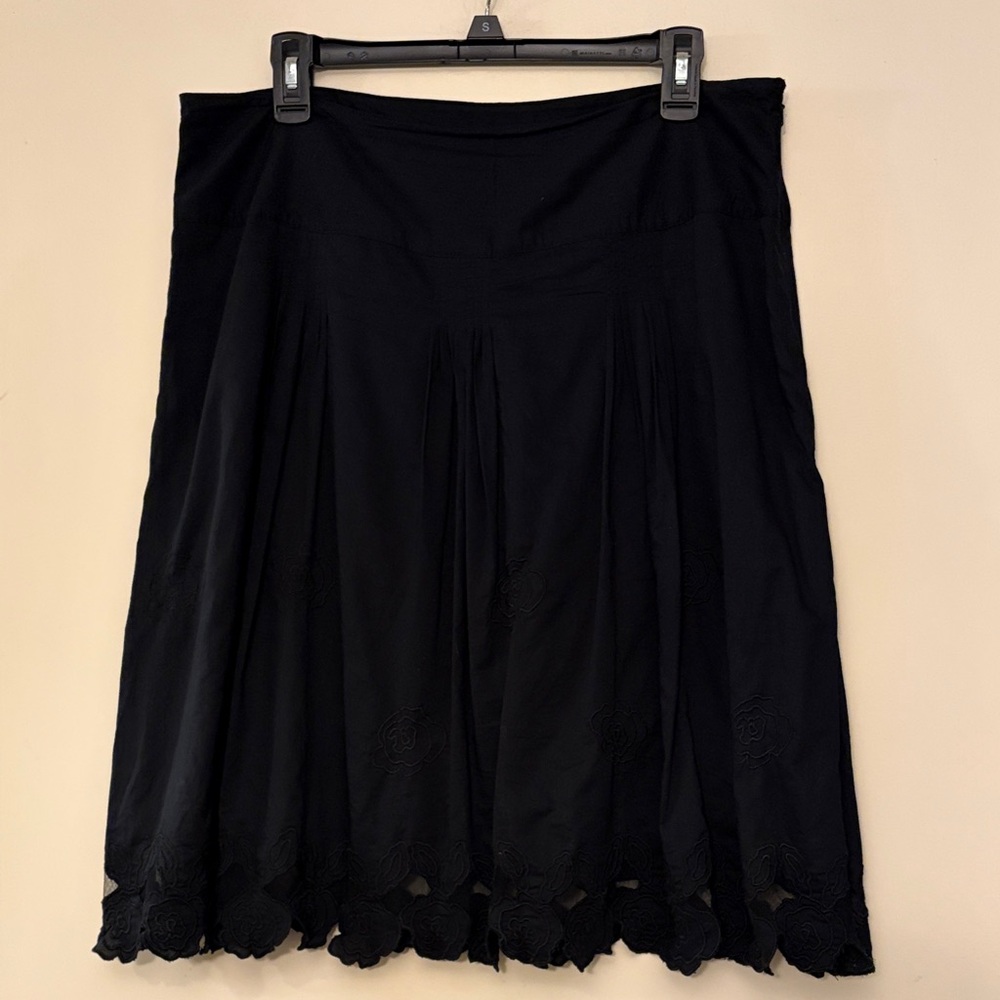 Hillard & Hanson Black A-Line Skirt with‎ Embroidered Scalloped Hem, size 12